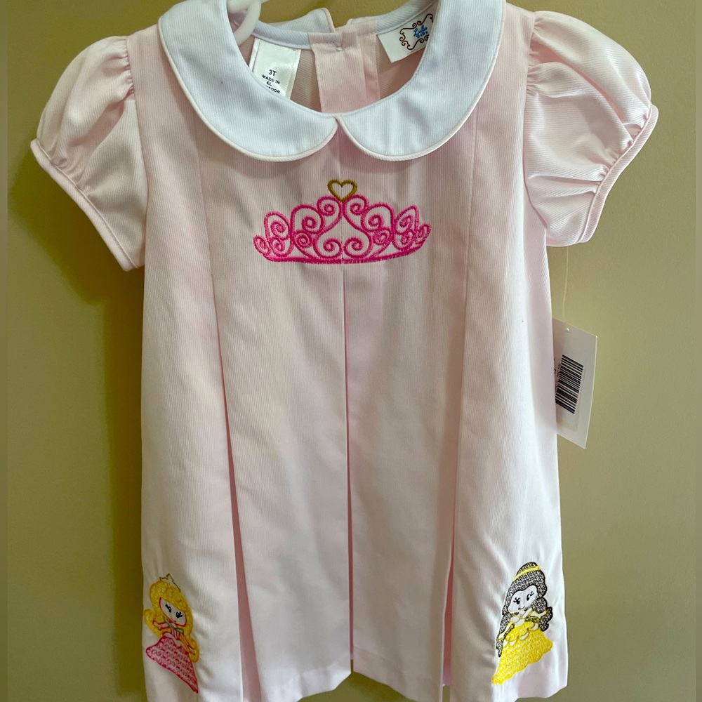 Lulu Bebe Princess Dress with Peter Pan collar. Light Pink and white. NWT.